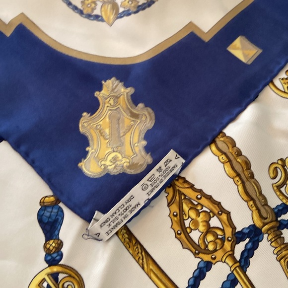 Herme’s Silk Scarf - Picture 7 of 8